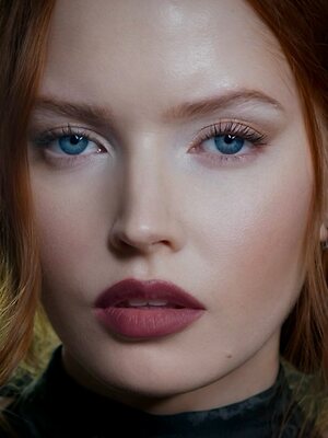 Ellie Bamber leaked photo #26