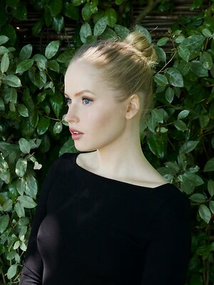 Ellie Bamber leaked photo #110