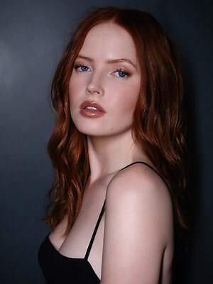 Ellie Bamber leaked photo #175