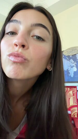 Ellie Dobleske leaked photo #43