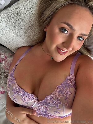 elliemae_vip Nude Leaked Photo #202