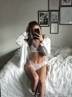 Ellyserose leaked photo #7