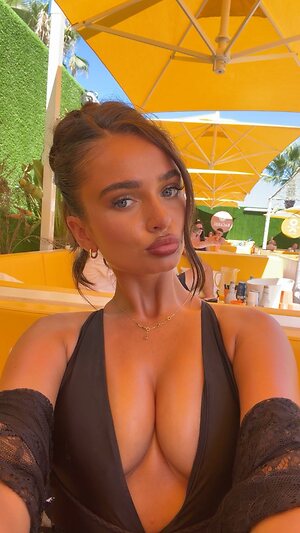 Eloise Brogan leaked photo #40