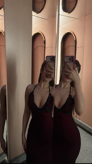 Eloise Winchel leaked photo #7