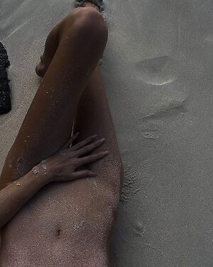 Elsa Hosk Hot leaked photo #33