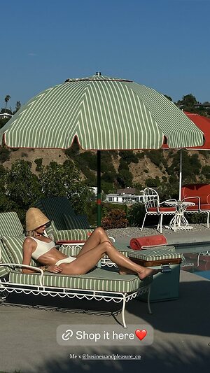 Elsa Hosk Hot leaked photo #40