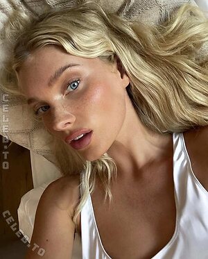Elsa Hosk photo