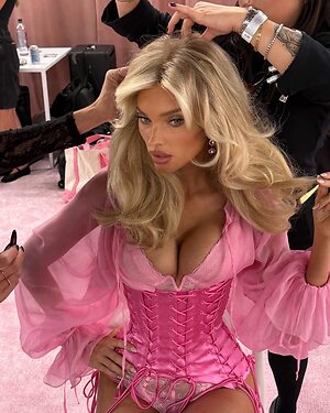 Elsa Hosk leaked photo #394