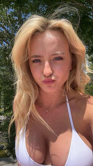 Elsa Nude Leaked Photo #29