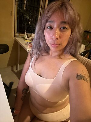 Elysabeth Ongkojoyo leaked photo #24
