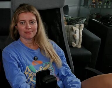 Elyse Willems leaked photo #7