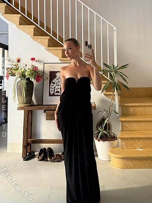Ema Louise photo