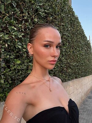 Ema Louise Nude Leaked Photo #85