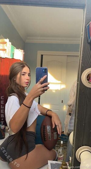 Emarrb Nude Leaked Photo #50