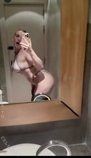 Ema.santi Nude Leaked Photo #37