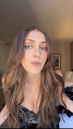 Emelia Hartford Nude Leaked Photo #10