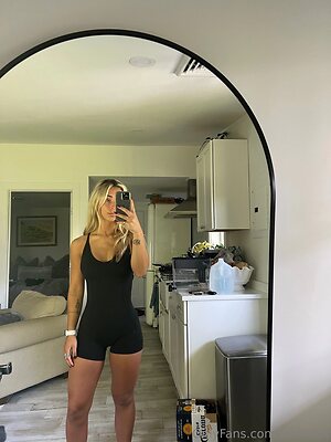 Emelye Ender leaked photo #314