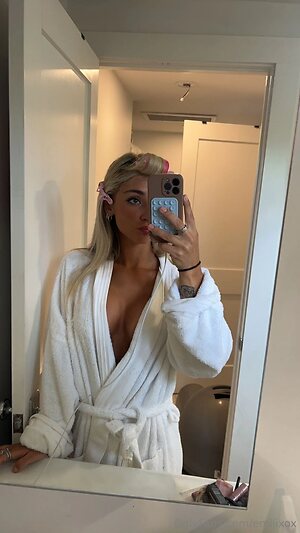 Emelye Ender leaked photo #343