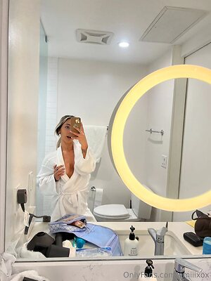 Emelye Ender leaked photo #378