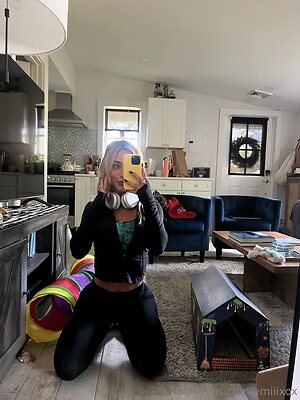 Emelye Ender leaked photo #390