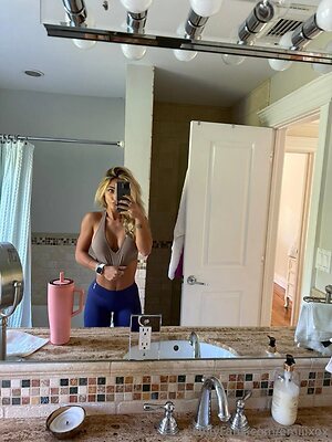 Emelye Ender leaked photo #416