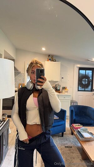 Emelye Ender leaked photo #428