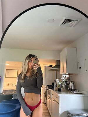 Emelye Ender leaked photo #438