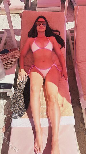 Emeraude Toubia Nude Leaked Photo #5