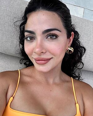 Emeraude Toubia leaked photo #23