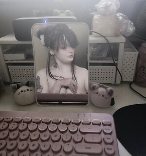 Emi leaked photo #6