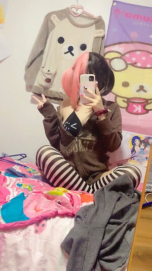 Emi.Bandage leaked photo #8