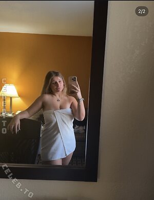 Emiglia Bader Nude Leaked Photo #2