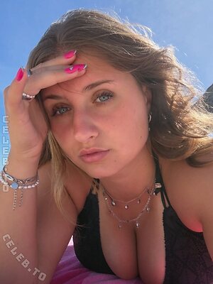 Emiglia Bader Nude Leaked Photo #29