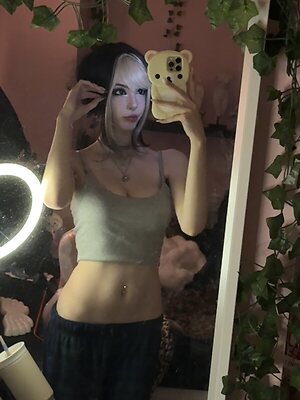 emiki28 leaked photo #27