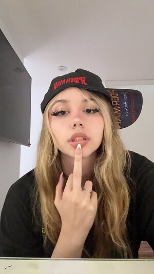 emikukis leaked photo #9