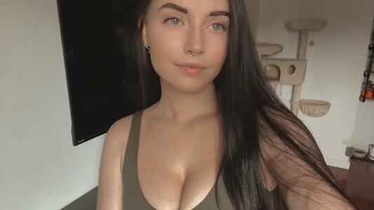 Emileesilvey leaked photo #10