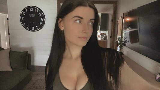 Emileesilvey leaked photo #11