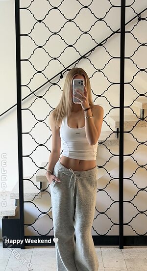 Emilia BTE Nude Leaked Photo #15