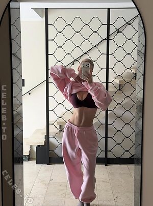 Emilia BTE Nude Leaked Photo #16