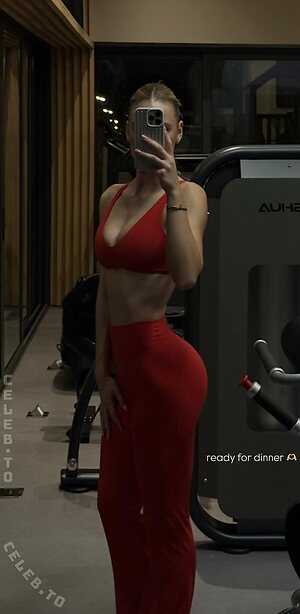 Emilia BTE Nude Leaked Photo #26