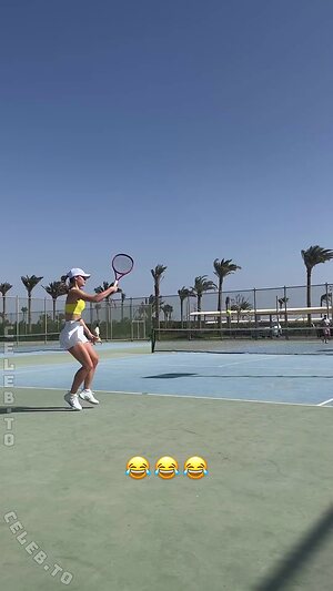 Emilia BTE Nude Leaked Photo #37