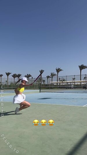 Emilia BTE Nude Leaked Photo #40