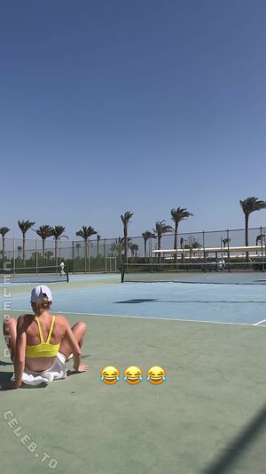 Emilia BTE Nude Leaked Photo #42