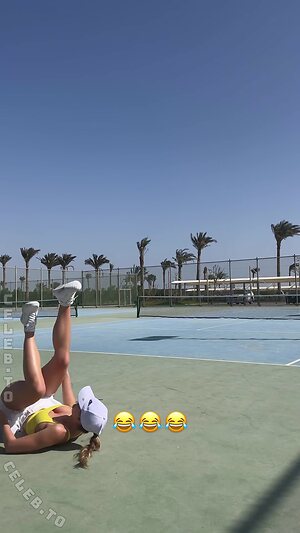 Emilia BTE Nude Leaked Photo #44