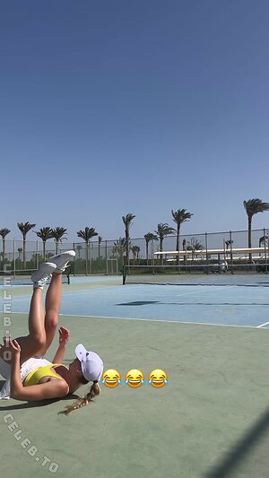 Emilia BTE Nude Leaked Photo #45