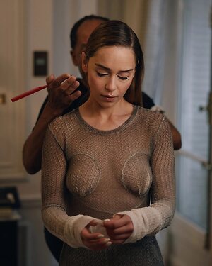 Emilia Clarke Hot Nude Leaked Photo #50