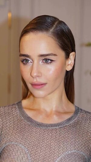 Emilia Clarke Hot Nude Leaked Photo #59