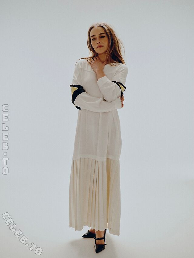 Emilia Clarke leaked photos
