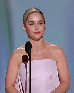 Emilia Clarke leaked photo #22