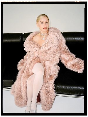 Emilia Clarke leaked photo #29